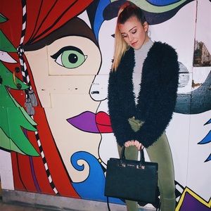 Meet your Posher, Pamela